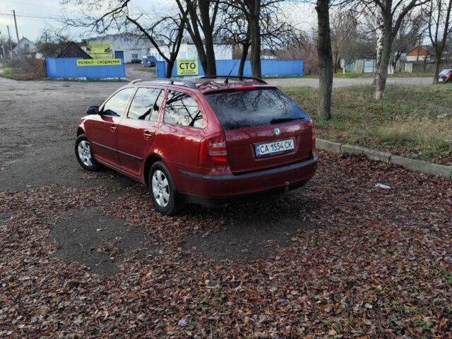 Красный Шкода Октавия, объемом двигателя 0 л и пробегом 330 тыс. км за 5600 $, фото 2 на Automoto.ua