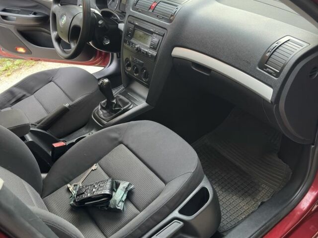 Красный Шкода Октавия, объемом двигателя 0 л и пробегом 225 тыс. км за 5900 $, фото 18 на Automoto.ua