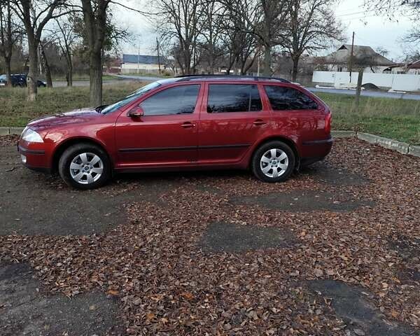 Красный Шкода Октавия, объемом двигателя 1.6 л и пробегом 330 тыс. км за 5800 $, фото 3 на Automoto.ua