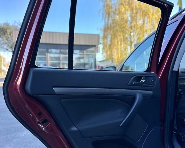 Красный Шкода Октавия, объемом двигателя 2 л и пробегом 206 тыс. км за 7900 $, фото 54 на Automoto.ua