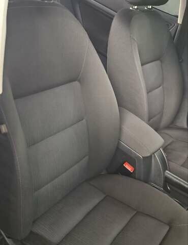 Красный Шкода Октавия, объемом двигателя 2 л и пробегом 252 тыс. км за 5500 $, фото 2 на Automoto.ua