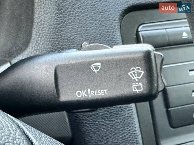 Красный Шкода Октавия, объемом двигателя 1.6 л и пробегом 188 тыс. км за 5840 $, фото 102 на Automoto.ua