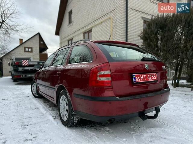 Красный Шкода Октавия, объемом двигателя 1.6 л и пробегом 232 тыс. км за 5500 $, фото 9 на Automoto.ua