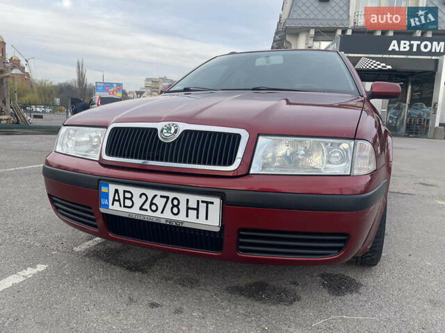 Красный Шкода Октавия, объемом двигателя 1.6 л и пробегом 140 тыс. км за 5000 $, фото 5 на Automoto.ua