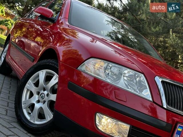 Красный Шкода Октавия, объемом двигателя 1.6 л и пробегом 188 тыс. км за 5840 $, фото 5 на Automoto.ua