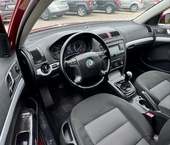 Красный Шкода Октавия, объемом двигателя 1.6 л и пробегом 232 тыс. км за 7700 $, фото 8 на Automoto.ua
