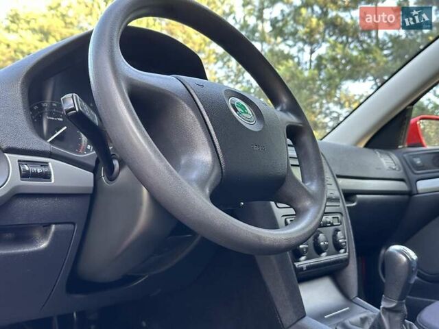 Красный Шкода Октавия, объемом двигателя 1.6 л и пробегом 188 тыс. км за 5840 $, фото 106 на Automoto.ua