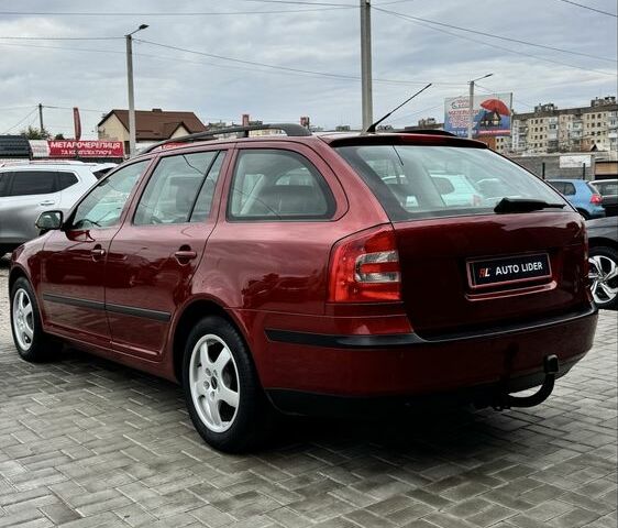 Красный Шкода Октавия, объемом двигателя 1.6 л и пробегом 232 тыс. км за 7700 $, фото 5 на Automoto.ua