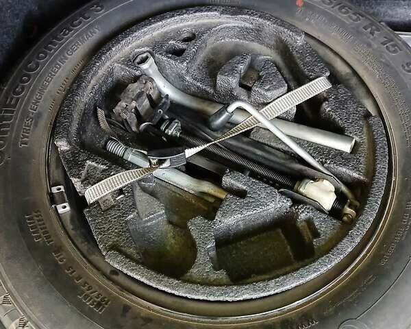 Червоний Шкода Октавія, об'ємом двигуна 1.6 л та пробігом 332 тис. км за 5900 $, фото 9 на Automoto.ua