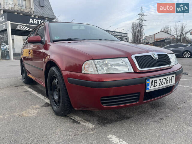 Красный Шкода Октавия, объемом двигателя 1.6 л и пробегом 140 тыс. км за 5000 $, фото 1 на Automoto.ua