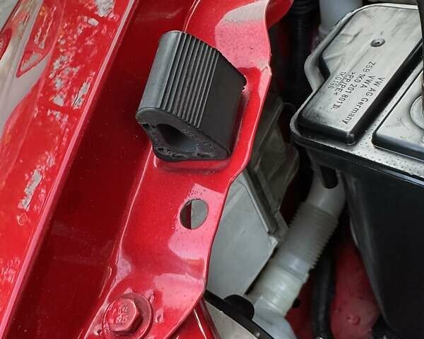 Красный Шкода Октавия, объемом двигателя 1.6 л и пробегом 188 тыс. км за 5840 $, фото 140 на Automoto.ua