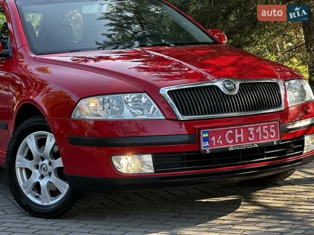 Красный Шкода Октавия, объемом двигателя 1.6 л и пробегом 188 тыс. км за 5840 $, фото 3 на Automoto.ua