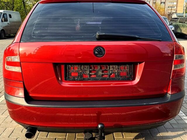 Красный Шкода Октавия, объемом двигателя 1.6 л и пробегом 270 тыс. км за 6900 $, фото 2 на Automoto.ua