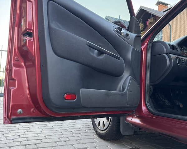 Червоний Шкода Октавія, об'ємом двигуна 1.6 л та пробігом 252 тис. км за 4600 $, фото 19 на Automoto.ua