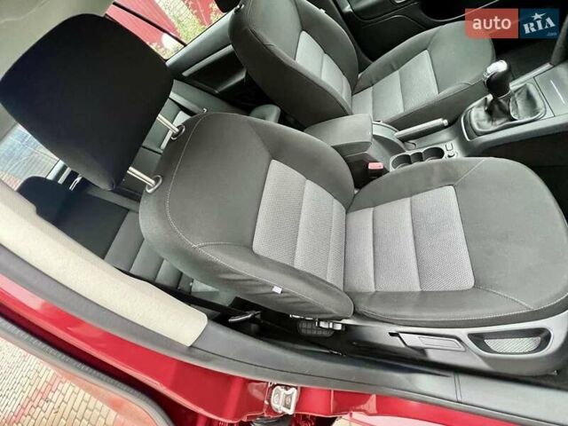 Красный Шкода Октавия, объемом двигателя 1.6 л и пробегом 215 тыс. км за 6890 $, фото 70 на Automoto.ua