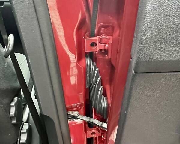 Красный Шкода Октавия, объемом двигателя 1.6 л и пробегом 215 тыс. км за 6890 $, фото 46 на Automoto.ua