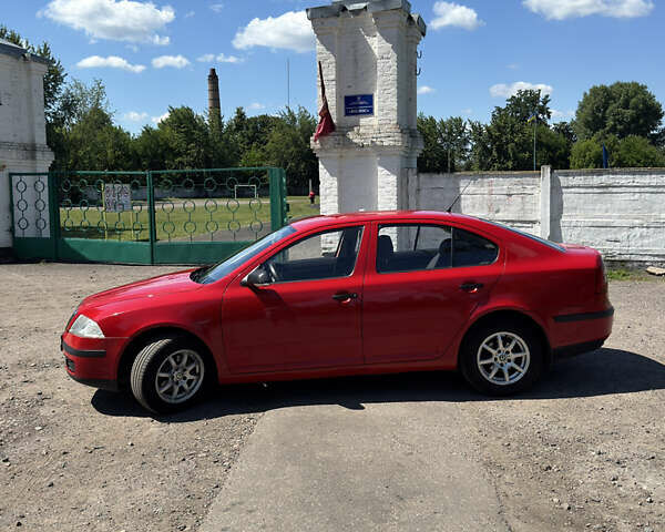 Красный Шкода Октавия, объемом двигателя 1.6 л и пробегом 280 тыс. км за 5500 $, фото 4 на Automoto.ua