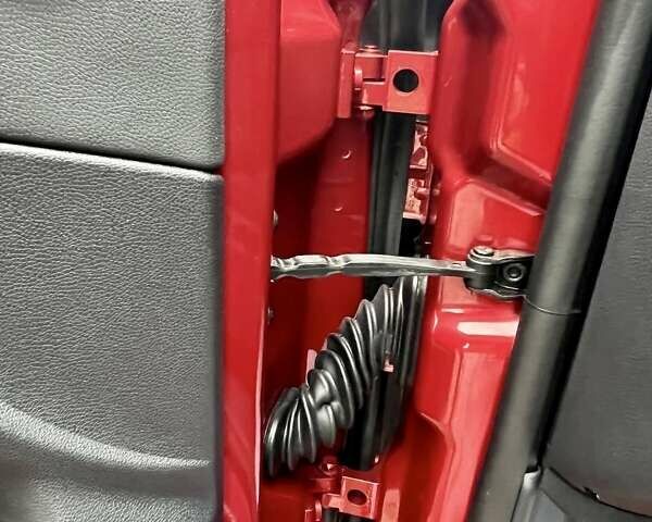 Красный Шкода Октавия, объемом двигателя 1.6 л и пробегом 215 тыс. км за 6890 $, фото 47 на Automoto.ua