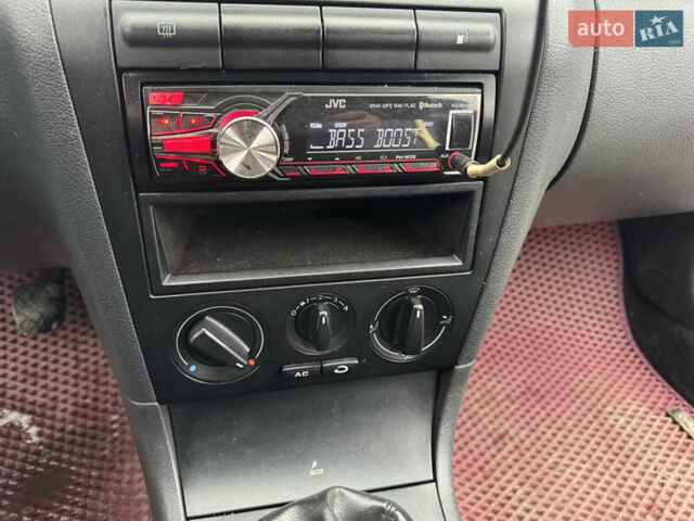 Красный Шкода Октавия, объемом двигателя 1.6 л и пробегом 316 тыс. км за 5980 $, фото 18 на Automoto.ua