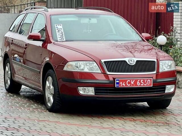 Красный Шкода Октавия, объемом двигателя 1.6 л и пробегом 215 тыс. км за 6890 $, фото 6 на Automoto.ua