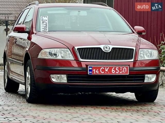 Красный Шкода Октавия, объемом двигателя 1.6 л и пробегом 215 тыс. км за 6890 $, фото 3 на Automoto.ua