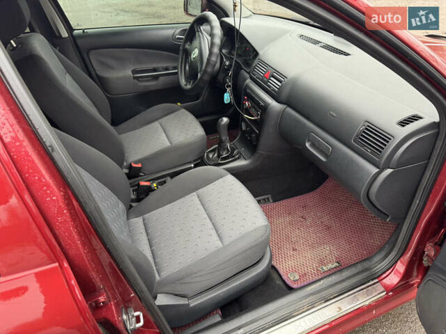 Красный Шкода Октавия, объемом двигателя 1.6 л и пробегом 316 тыс. км за 5980 $, фото 11 на Automoto.ua