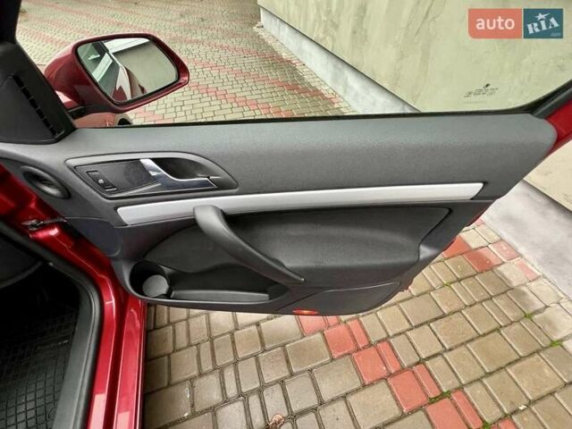 Красный Шкода Октавия, объемом двигателя 1.6 л и пробегом 215 тыс. км за 6890 $, фото 66 на Automoto.ua