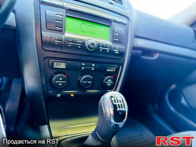 Красный Шкода Октавия, объемом двигателя 1.8 л и пробегом 173 тыс. км за 5750 $, фото 11 на Automoto.ua