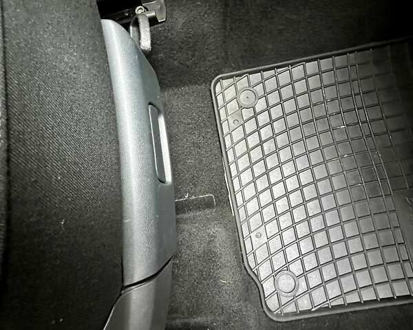 Красный Шкода Октавия, объемом двигателя 1.6 л и пробегом 215 тыс. км за 6890 $, фото 80 на Automoto.ua