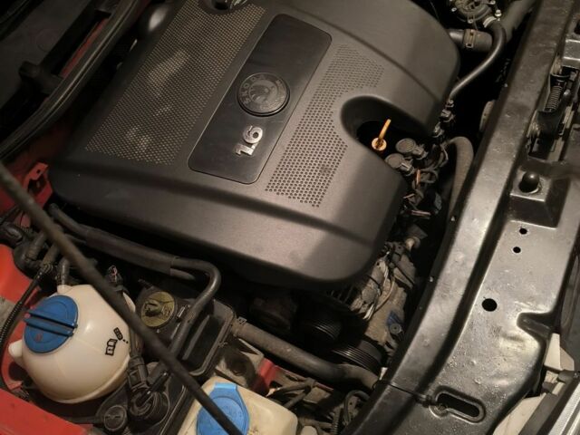 Червоний Шкода Октавія, об'ємом двигуна 1.6 л та пробігом 295 тис. км за 6000 $, фото 4 на Automoto.ua