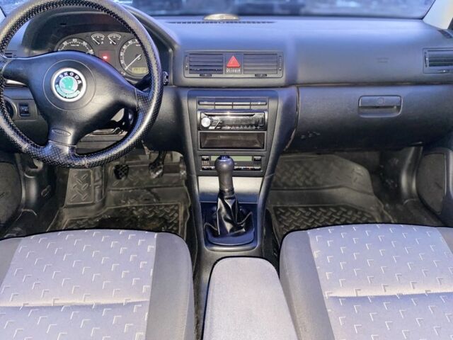 Красный Шкода Октавия, объемом двигателя 1.8 л и пробегом 250 тыс. км за 4999 $, фото 12 на Automoto.ua