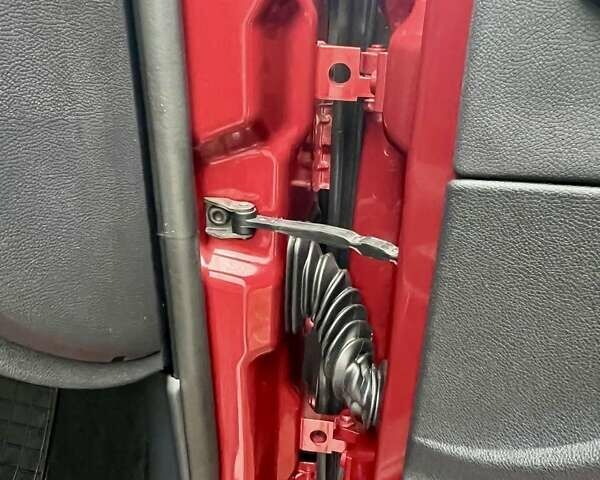 Красный Шкода Октавия, объемом двигателя 1.6 л и пробегом 215 тыс. км за 6890 $, фото 43 на Automoto.ua