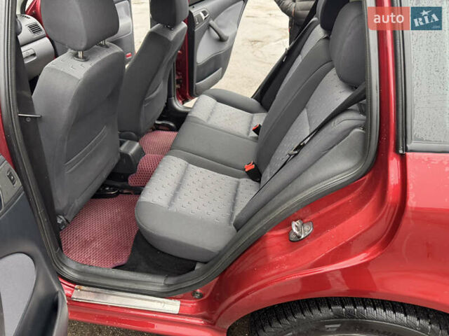 Красный Шкода Октавия, объемом двигателя 1.6 л и пробегом 316 тыс. км за 5980 $, фото 14 на Automoto.ua