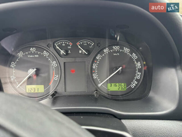 Красный Шкода Октавия, объемом двигателя 1.6 л и пробегом 316 тыс. км за 5980 $, фото 19 на Automoto.ua