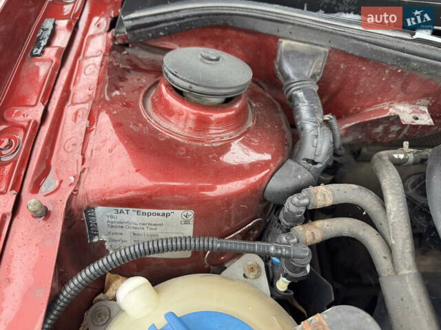 Красный Шкода Октавия, объемом двигателя 1.6 л и пробегом 316 тыс. км за 5980 $, фото 26 на Automoto.ua