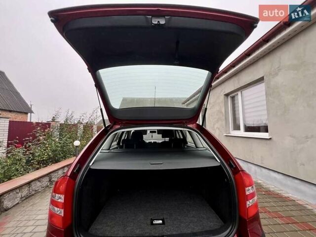 Красный Шкода Октавия, объемом двигателя 1.6 л и пробегом 215 тыс. км за 6890 $, фото 85 на Automoto.ua