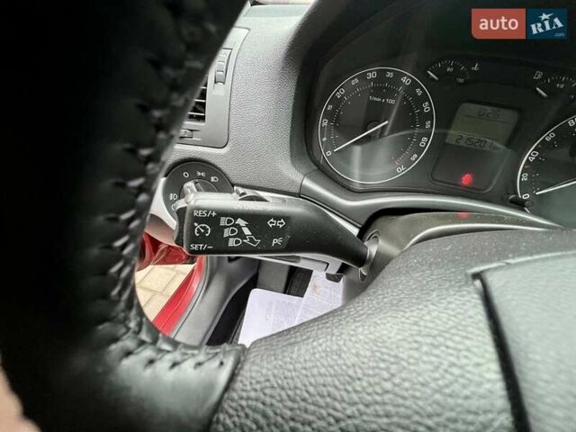 Красный Шкода Октавия, объемом двигателя 1.6 л и пробегом 215 тыс. км за 6890 $, фото 57 на Automoto.ua