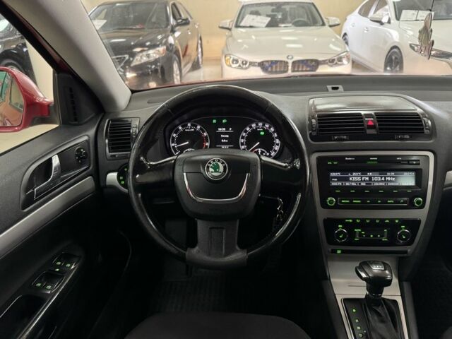 Красный Шкода Октавия, объемом двигателя 1.4 л и пробегом 230 тыс. км за 7900 $, фото 12 на Automoto.ua