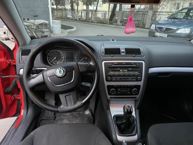 Красный Шкода Октавия, объемом двигателя 1.6 л и пробегом 363 тыс. км за 6300 $, фото 14 на Automoto.ua