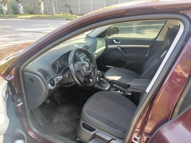 Красный Шкода Октавия, объемом двигателя 1.8 л и пробегом 374 тыс. км за 6100 $, фото 3 на Automoto.ua