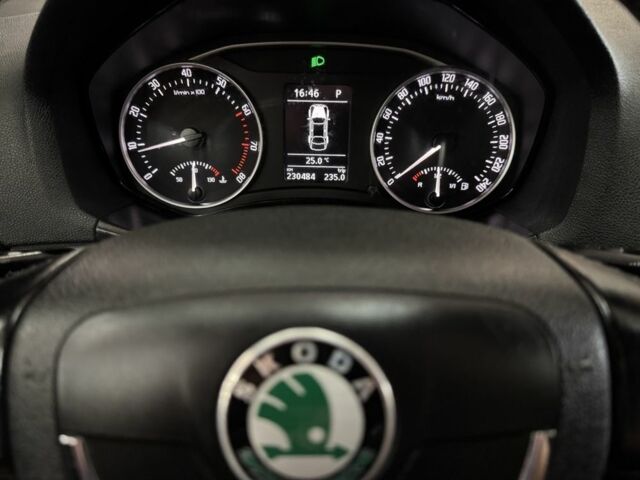 Красный Шкода Октавия, объемом двигателя 1.4 л и пробегом 230 тыс. км за 7900 $, фото 16 на Automoto.ua