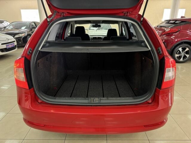 Красный Шкода Октавия, объемом двигателя 1.4 л и пробегом 230 тыс. км за 7900 $, фото 5 на Automoto.ua