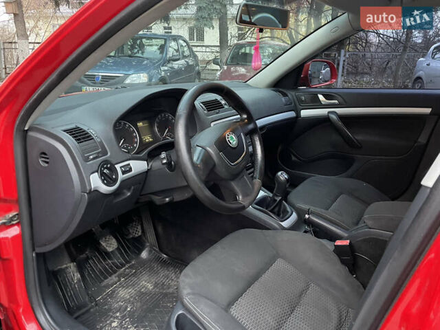 Красный Шкода Октавия, объемом двигателя 1.6 л и пробегом 363 тыс. км за 6300 $, фото 8 на Automoto.ua