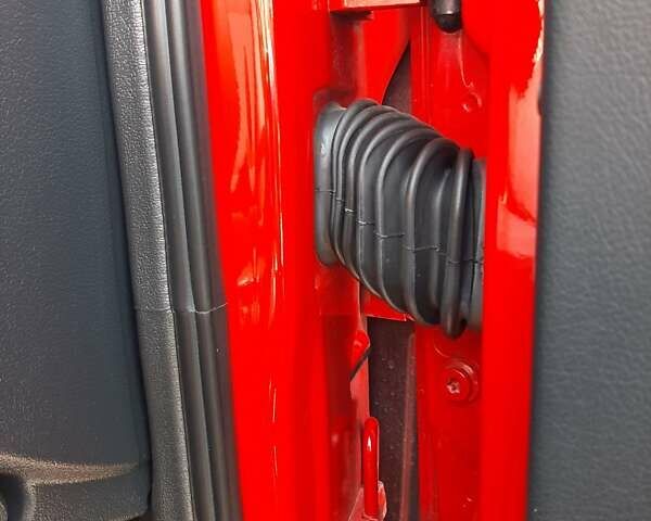 Красный Шкода Октавия, объемом двигателя 1.6 л и пробегом 202 тыс. км за 6900 $, фото 43 на Automoto.ua