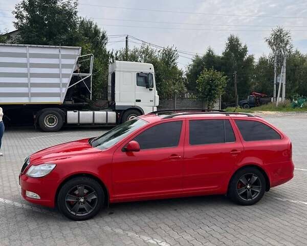 Красный Шкода Октавия, объемом двигателя 1.6 л и пробегом 303 тыс. км за 7999 $, фото 3 на Automoto.ua