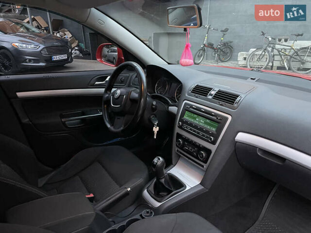 Красный Шкода Октавия, объемом двигателя 1.6 л и пробегом 363 тыс. км за 6300 $, фото 18 на Automoto.ua