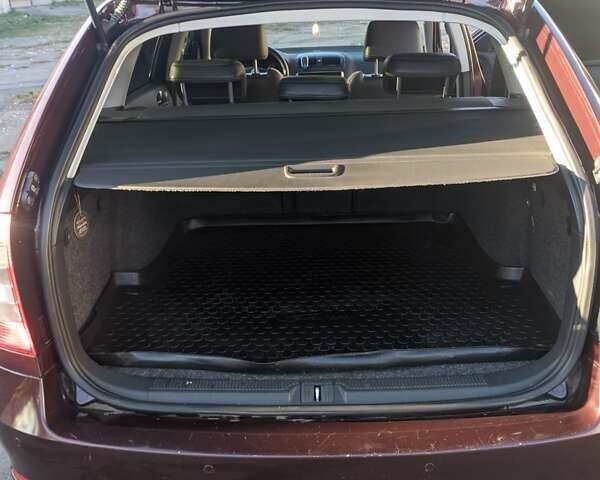 Красный Шкода Октавия, объемом двигателя 1.6 л и пробегом 280 тыс. км за 7600 $, фото 16 на Automoto.ua