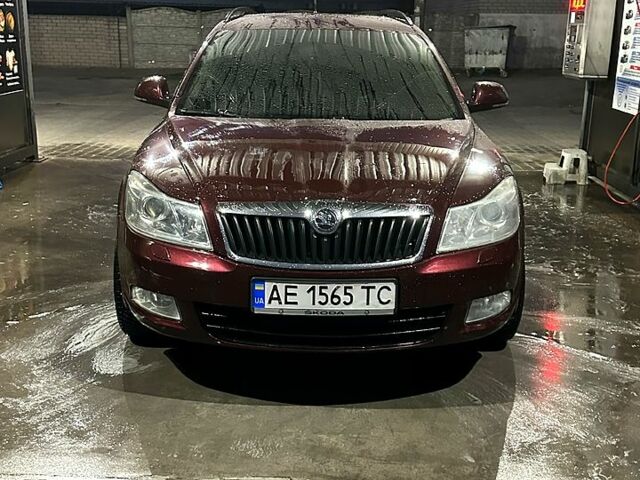Красный Шкода Октавия, объемом двигателя 2 л и пробегом 259 тыс. км за 9700 $, фото 1 на Automoto.ua