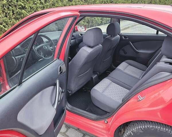 Красный Шкода Октавия, объемом двигателя 1.6 л и пробегом 227 тыс. км за 4999 $, фото 8 на Automoto.ua