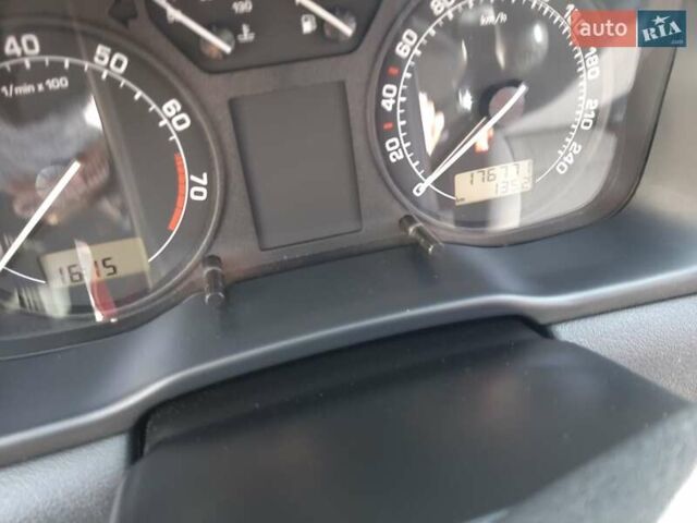 Красный Шкода Октавия, объемом двигателя 1.6 л и пробегом 202 тыс. км за 6900 $, фото 36 на Automoto.ua